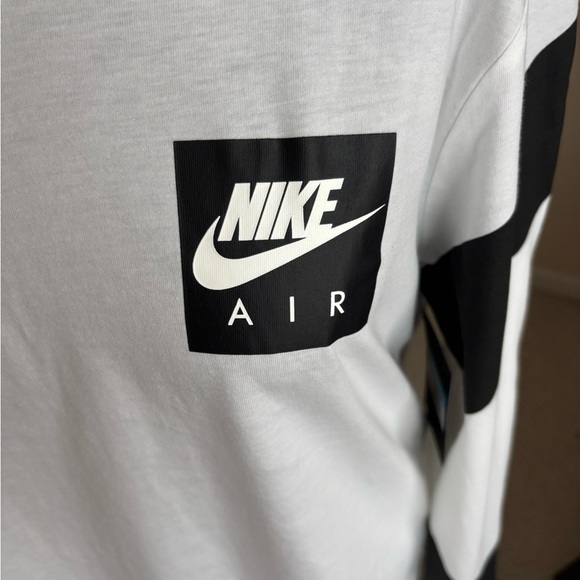 New Nike Air Shirt Long Sleeve White and Black Tee Athletic Cut Unisex Size M - Picture 9 of 10